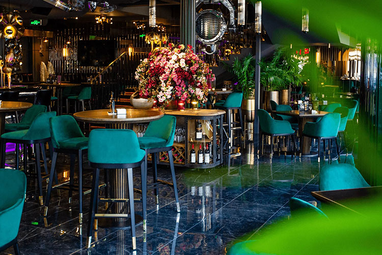 Petrus Caffe Gallery Bar